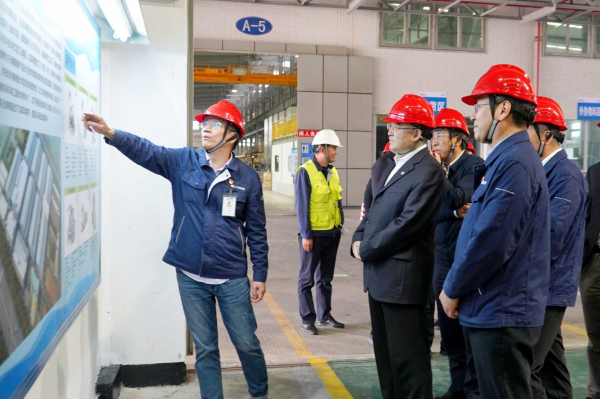 國機(jī)集團(tuán)黨委書記、董事長張曉侖赴恒天...